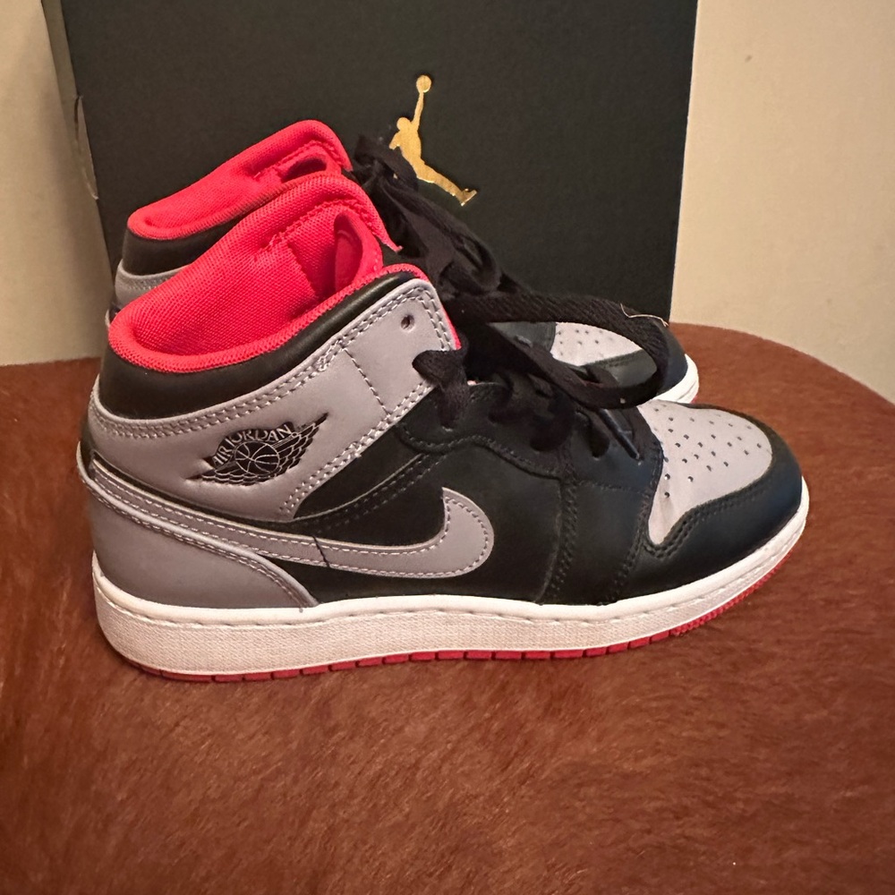 “Air Jordan”Cement and black! Size 4Y BOX INCLUDED